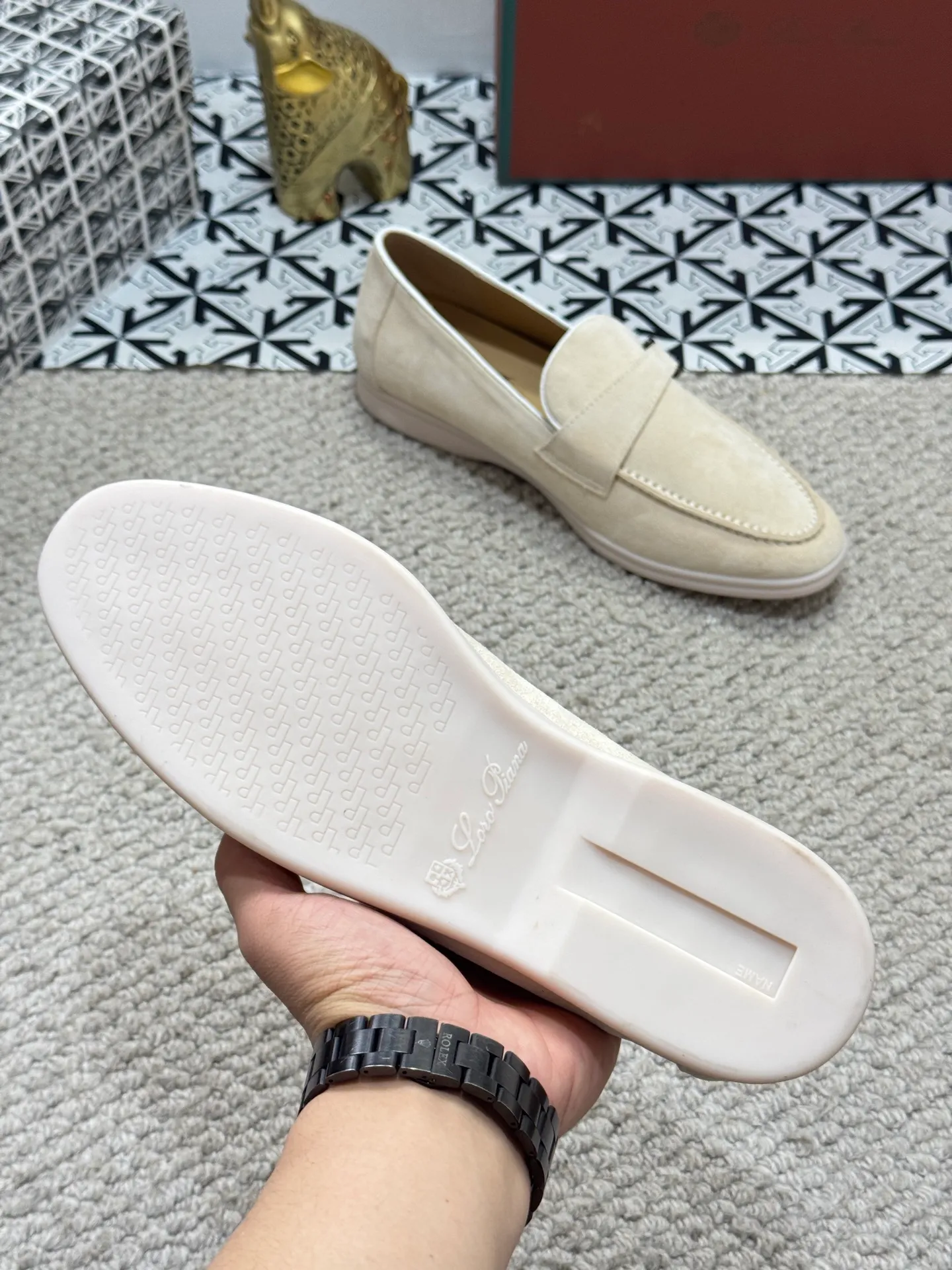 Men's men's shoes 💰380 [New model] 🍓🍓Loro Piana - LP couple model. The new moccasins are made of water-repellent treated suede uppers with rubber soles, a classic. The complex craftsmanship and meticulous structure make the shoes light and soft, allowing you to walk comfortably and freely. Perfect for wearing at the beach or out in the water during the summer. Size: 35-44 (45 customized MH)